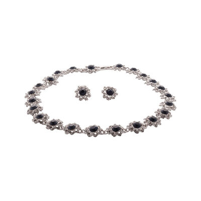 Set De Collar Y Aretes Flor Con Piedra Negra C2C